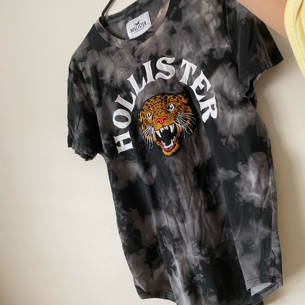 Hollister tiger logo t-shirt